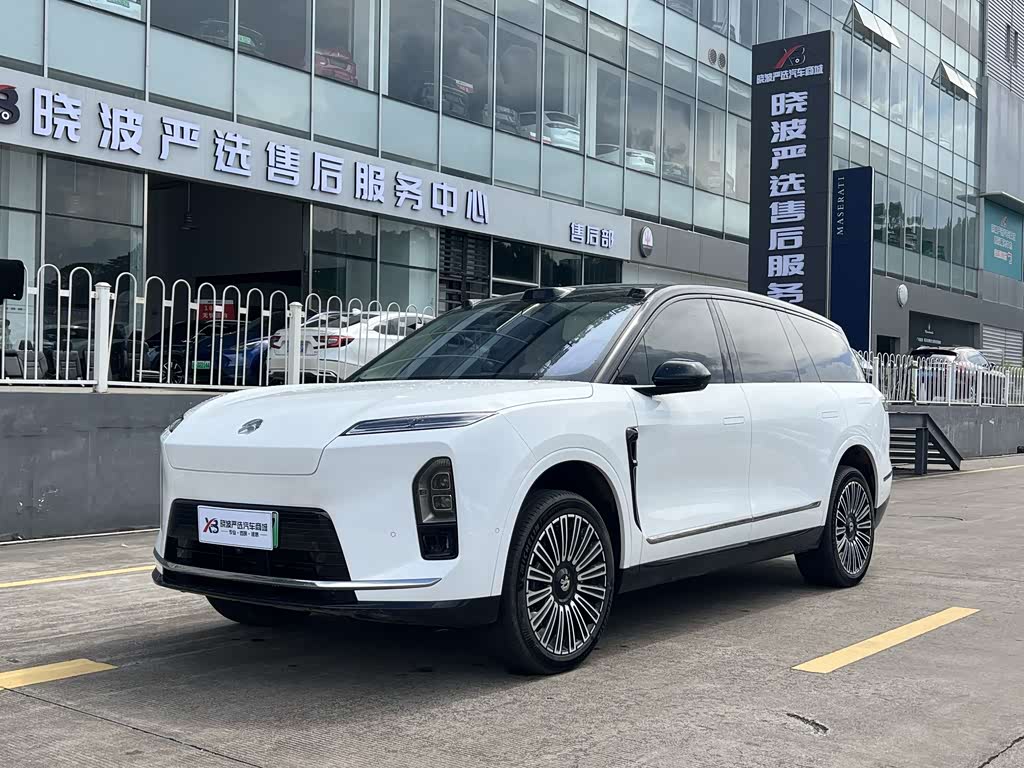 NIO ES8