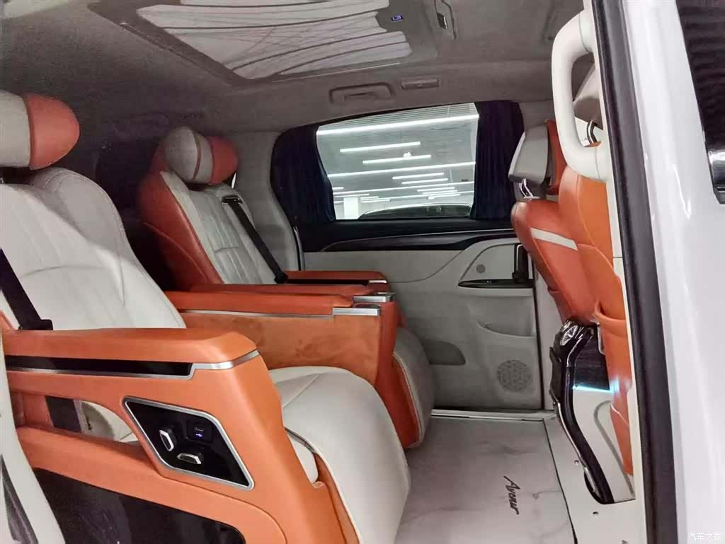 Buick GL8, 2023 10