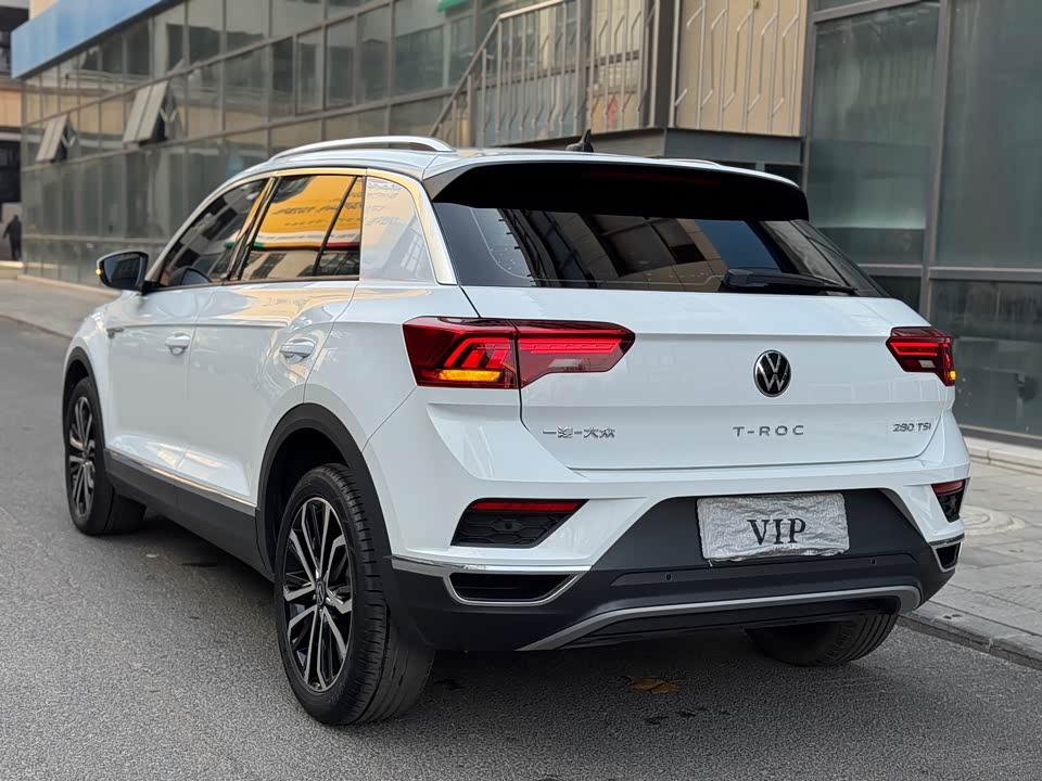 Volkswagen T-ROC exploring Songs
