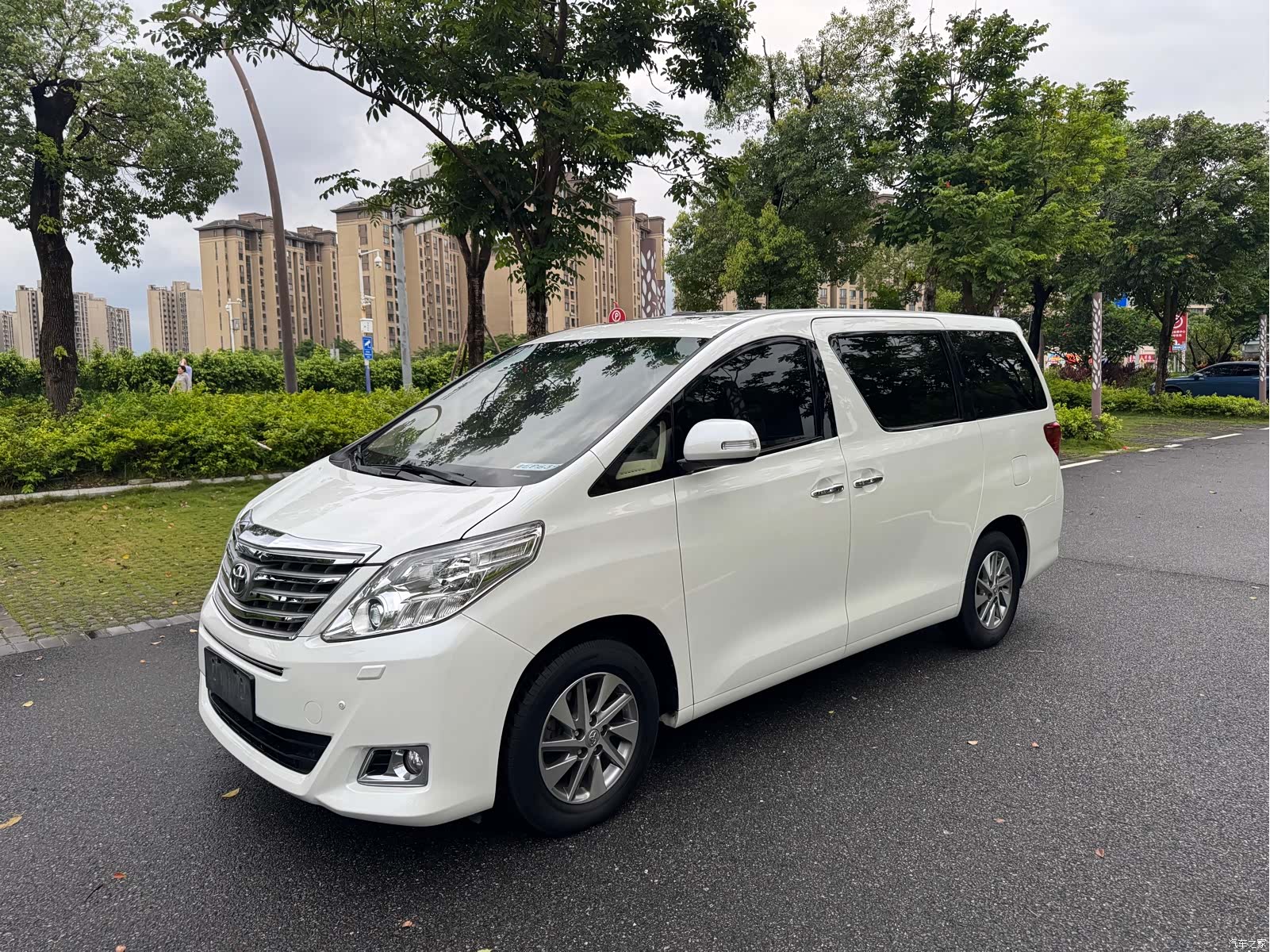 Toyota Alphard, 2013 2