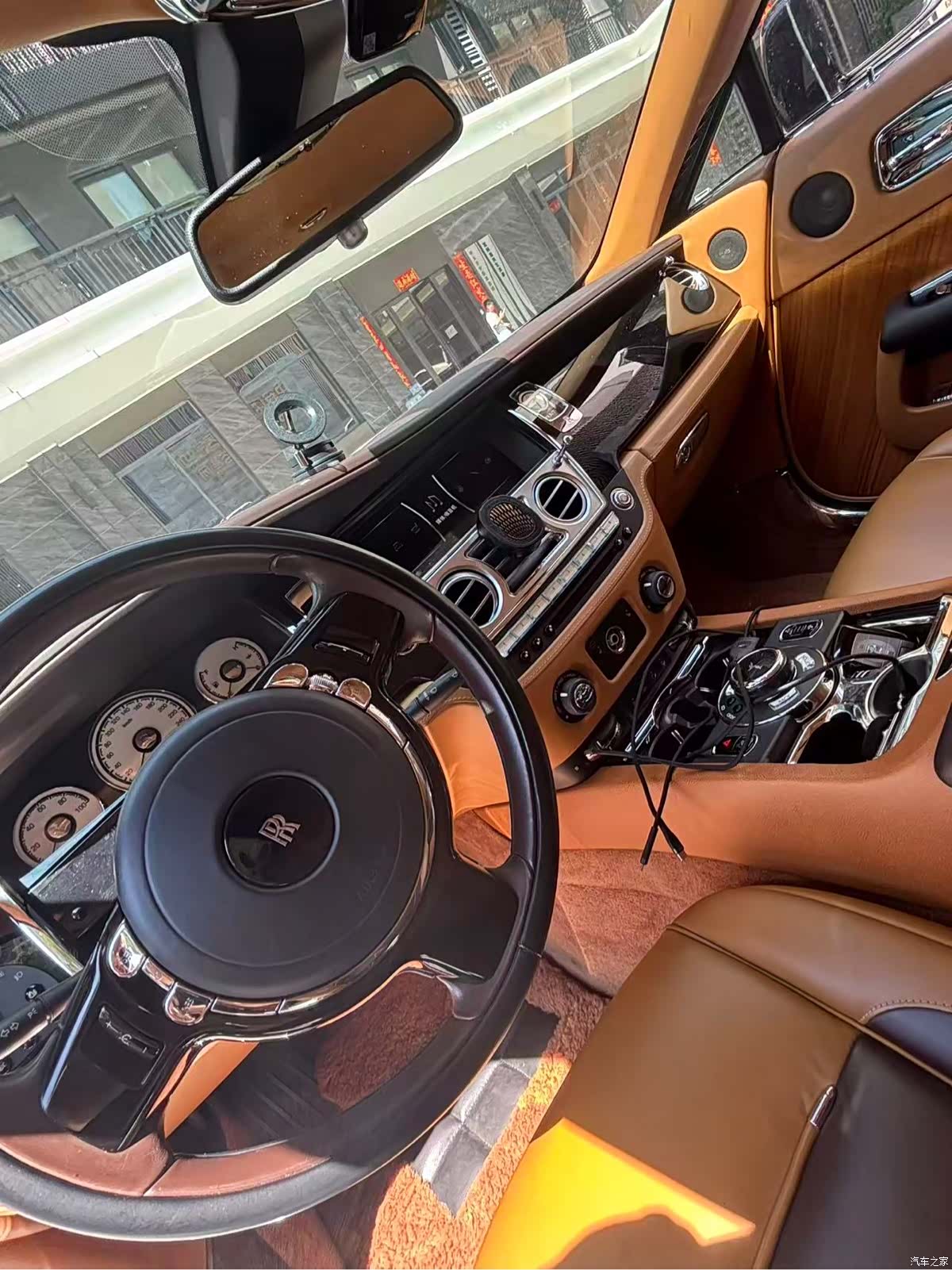 Rolls-Royce Wraith, 2014 3