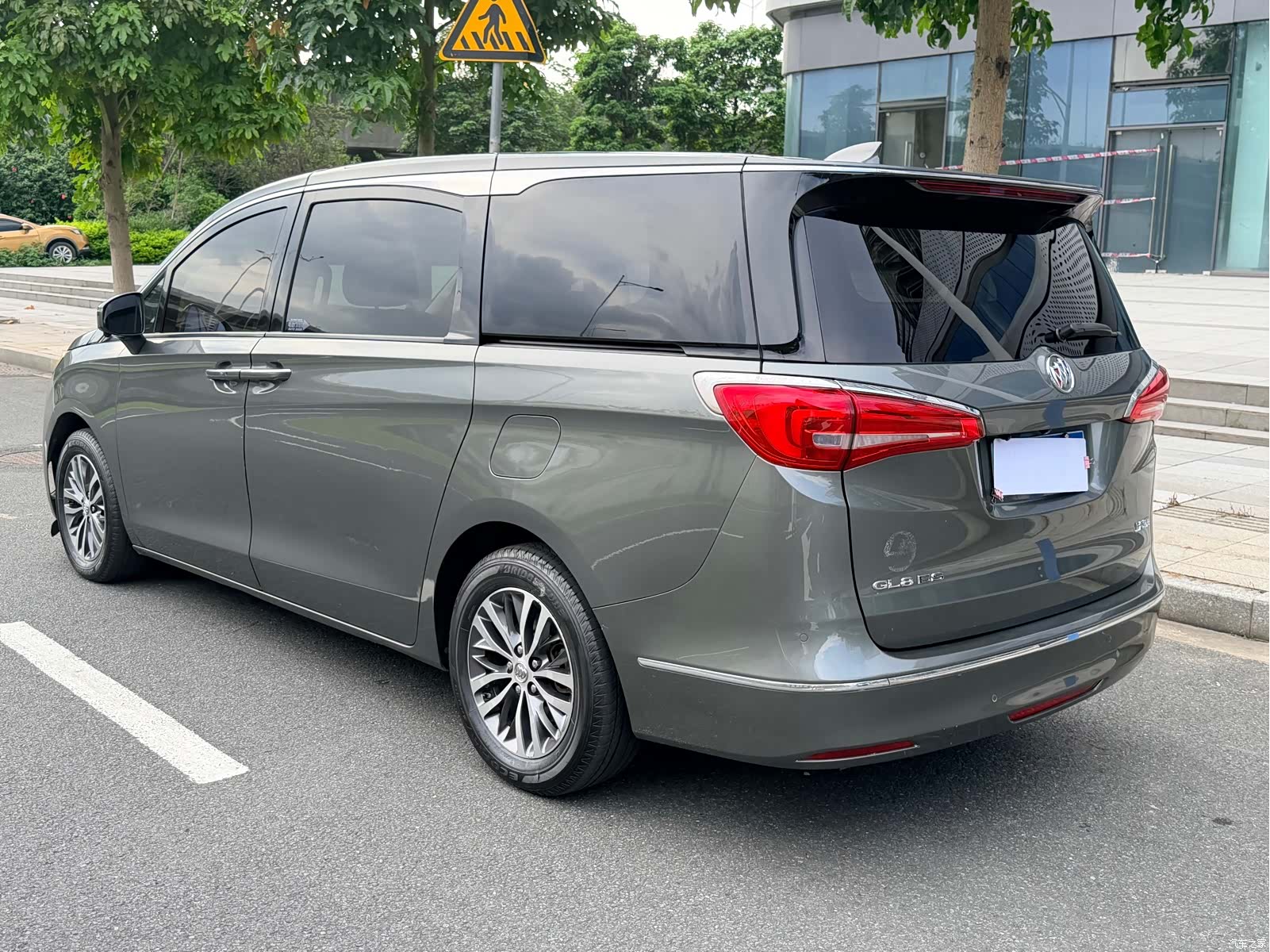 Buick GL8, 2017 3