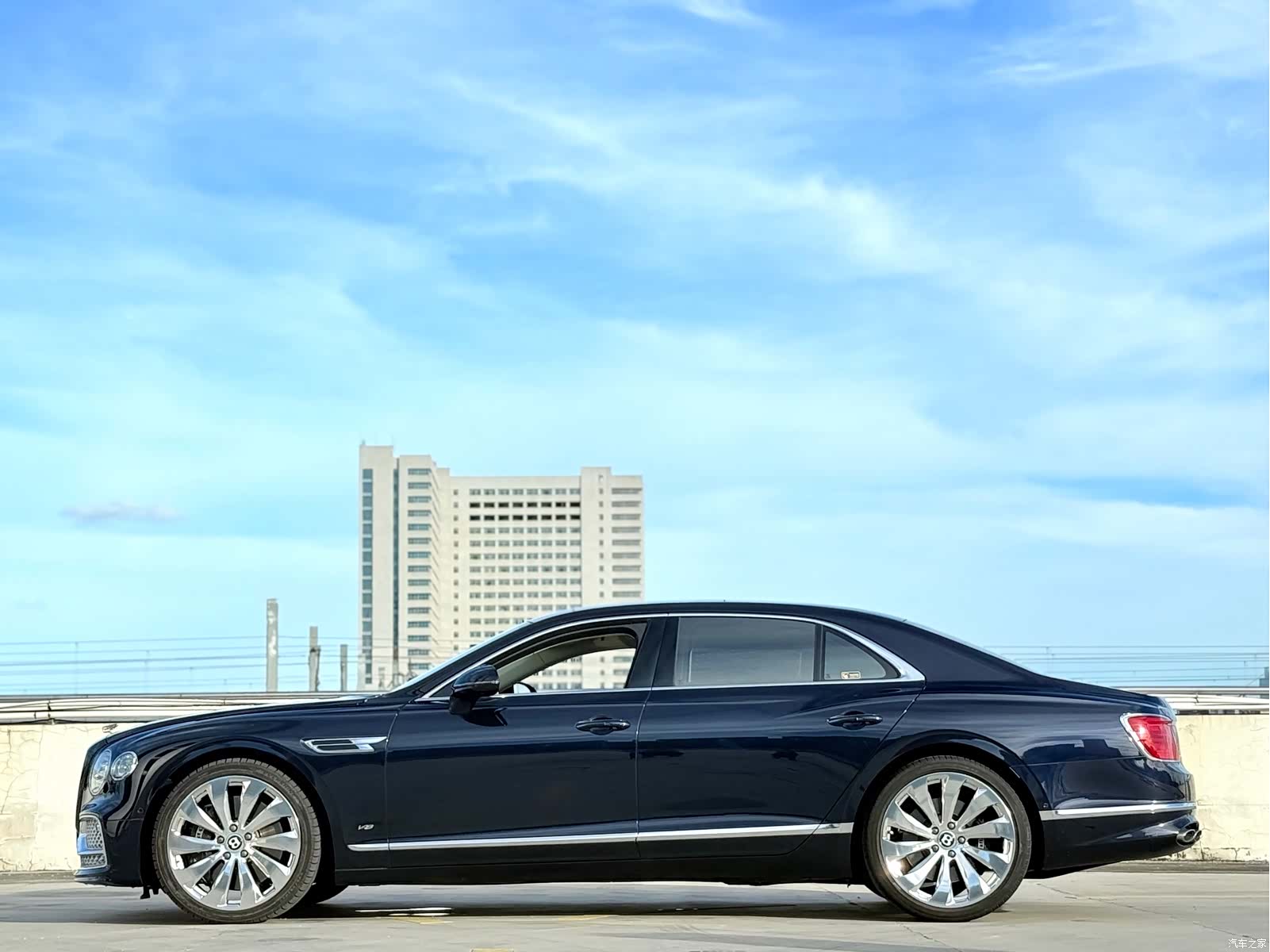 Bentley Flying Spur, 2022 12