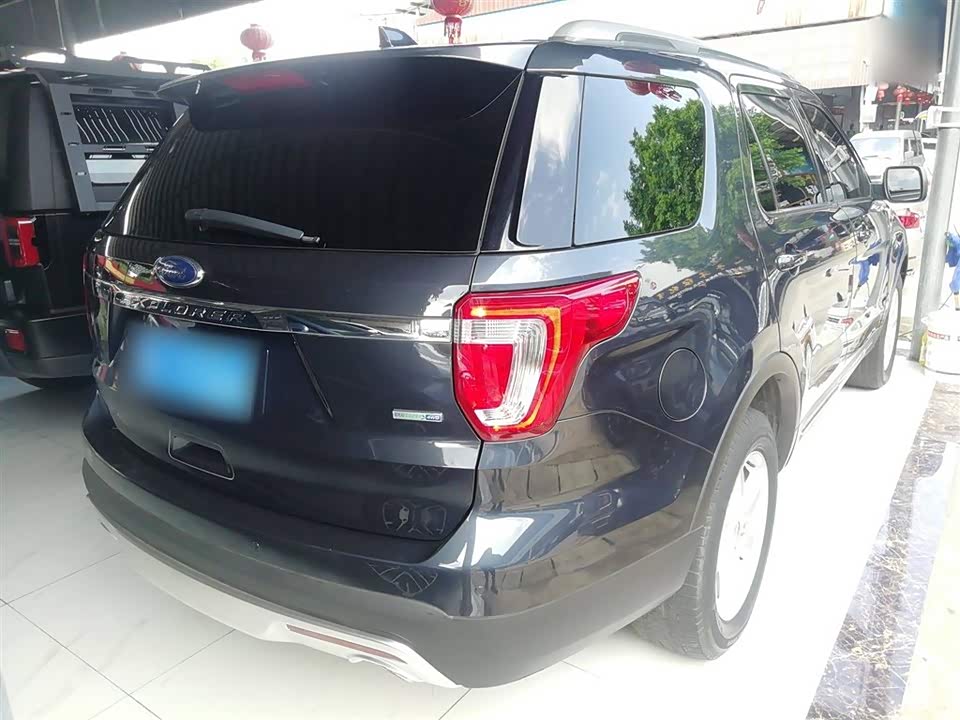 Ford Explorer Ford Explorer