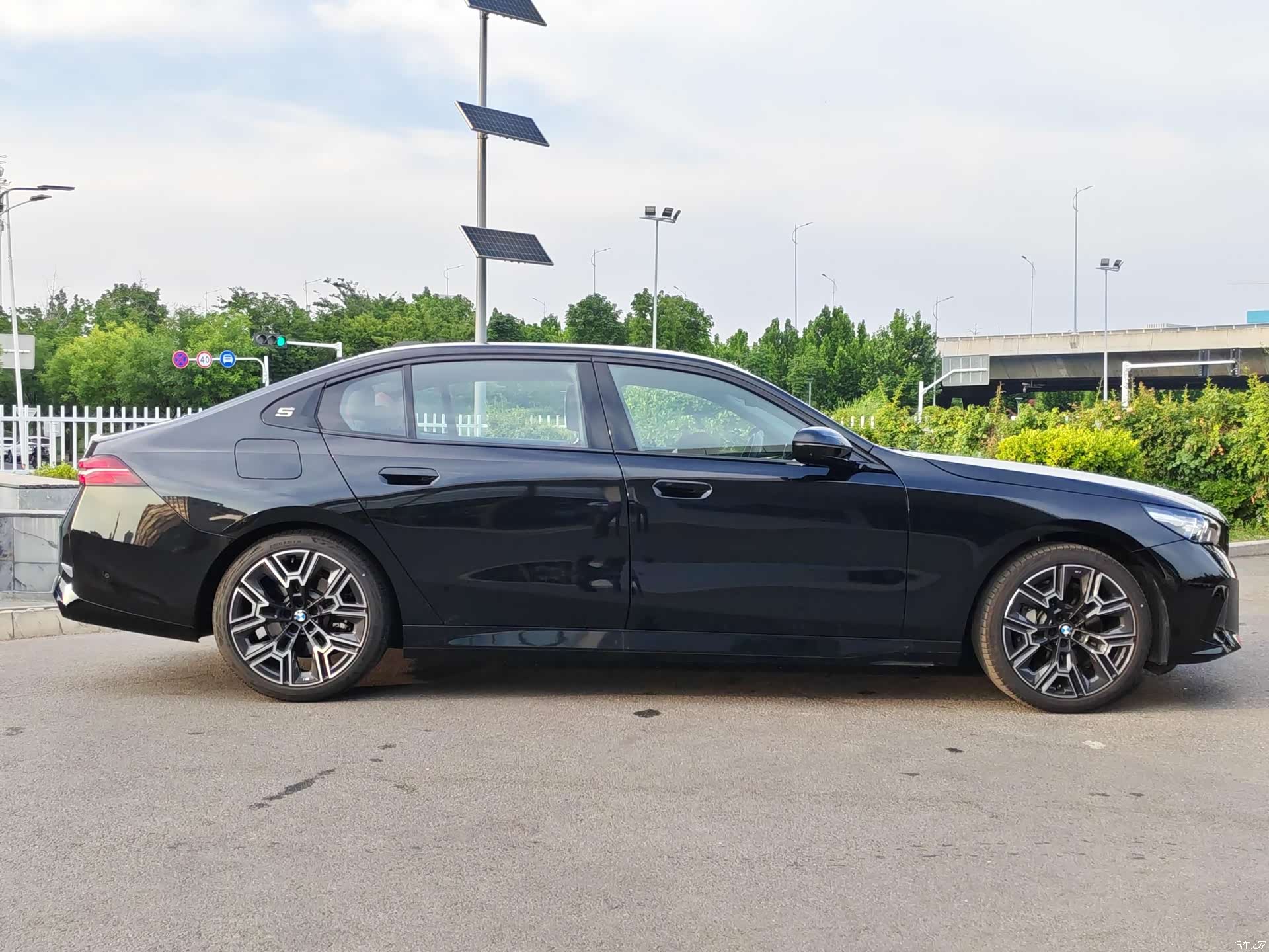 BMW 5 Series, 2026 4