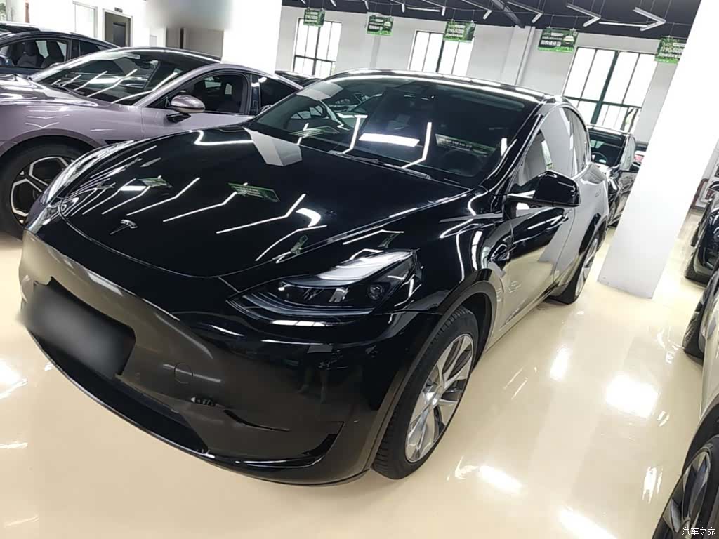 Tesla Model Y, 2023 1