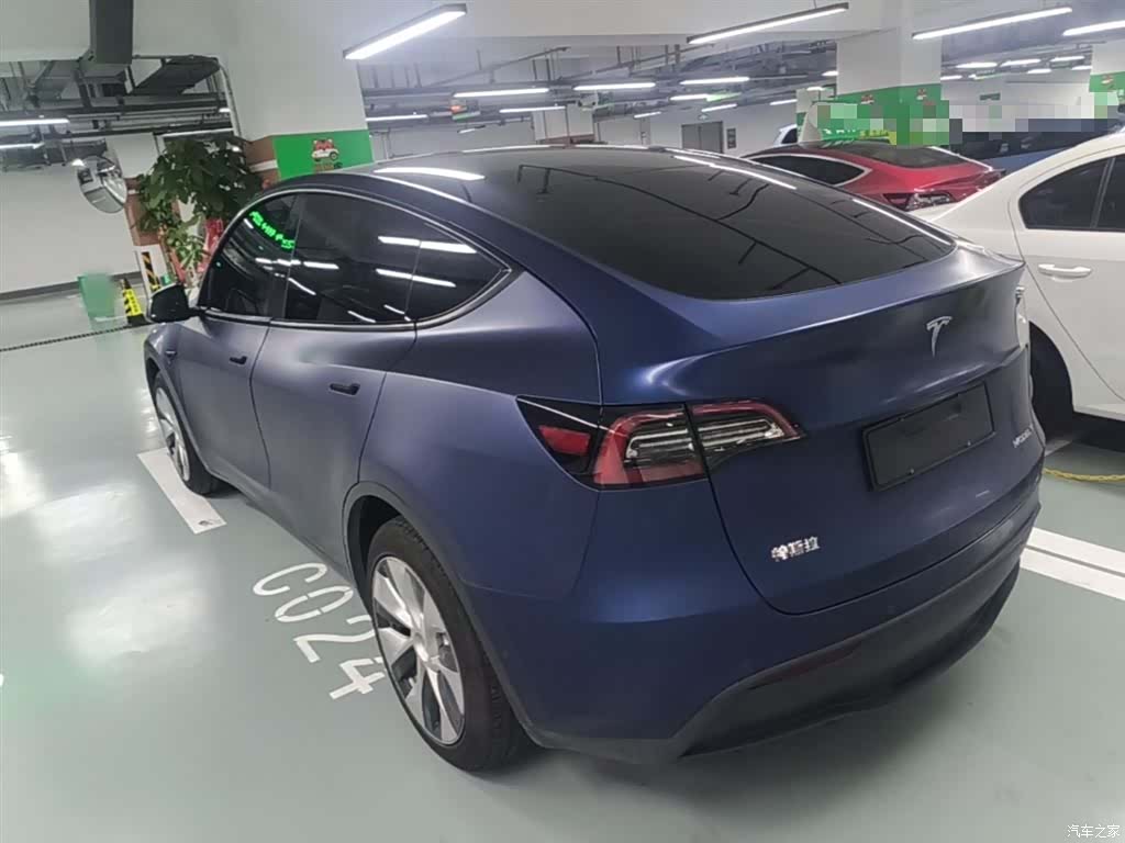 Tesla Model Y, 2021 все фото