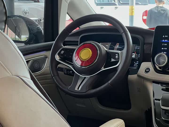 Hongqi Hq9, 2023 года фото 7