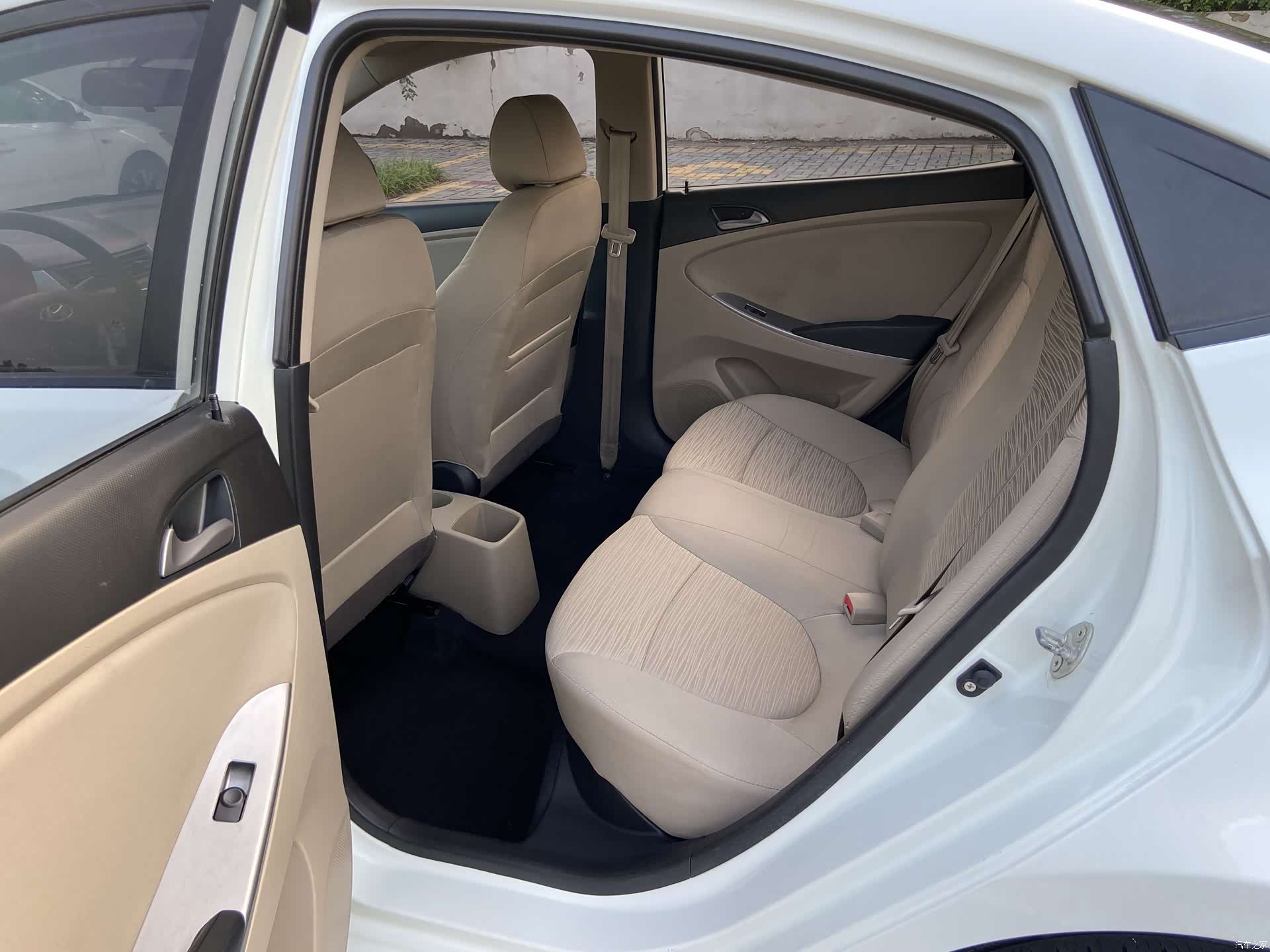 Hyundai GLS, 2014 9