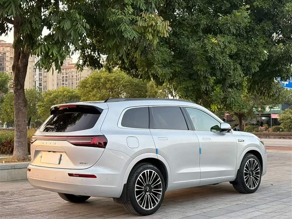 AITO Ask the world M7