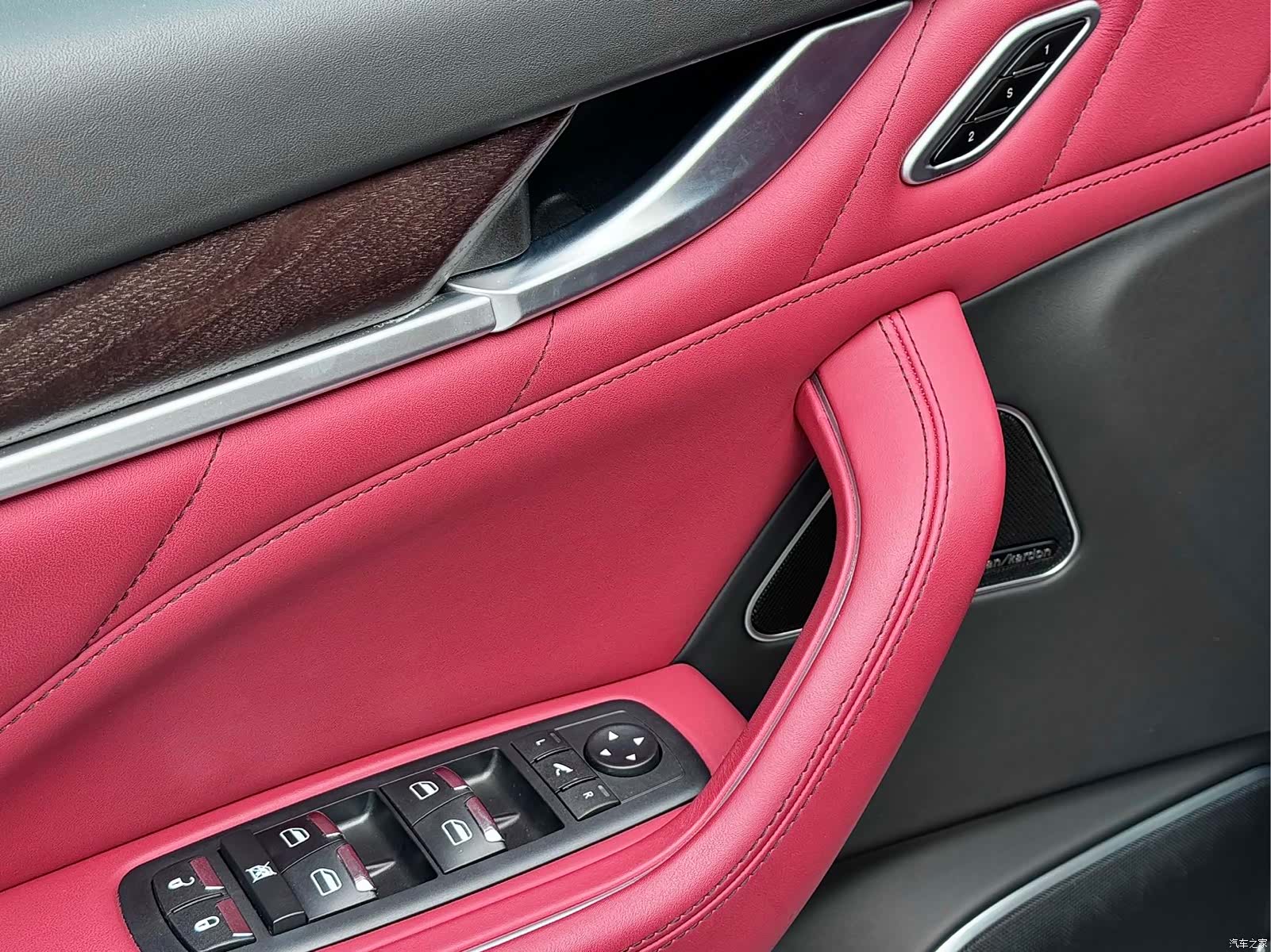 Maserati Levante, 2020 12