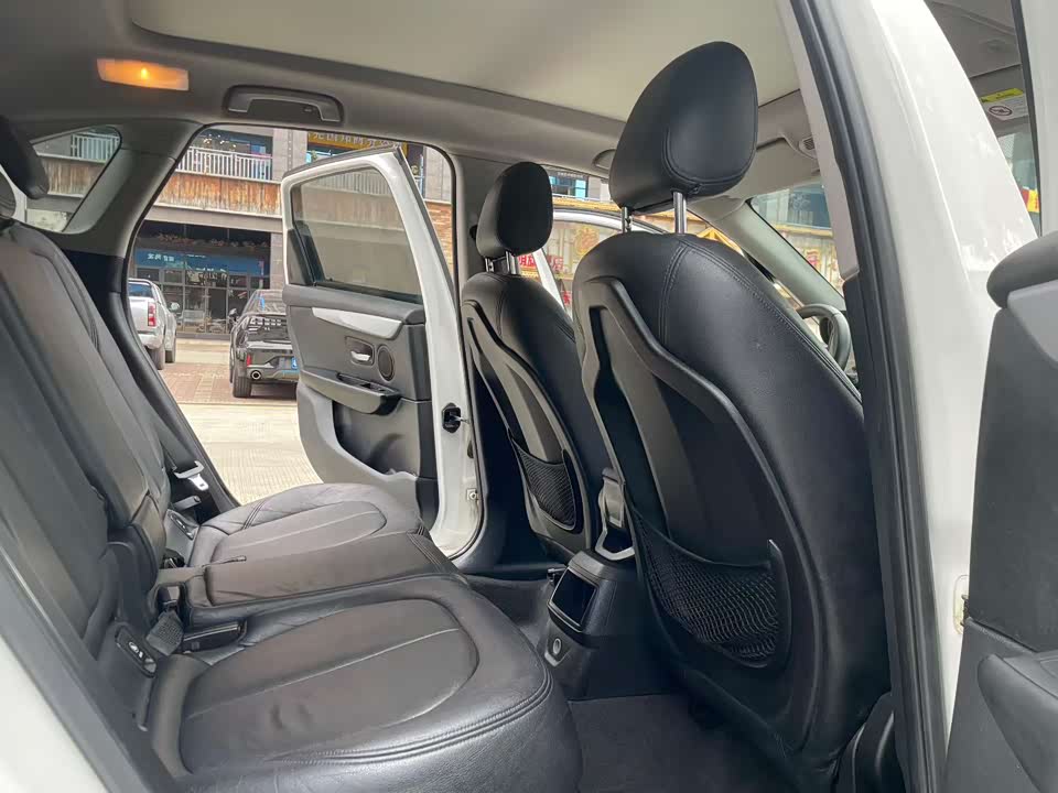 BMW 2 series station wagon