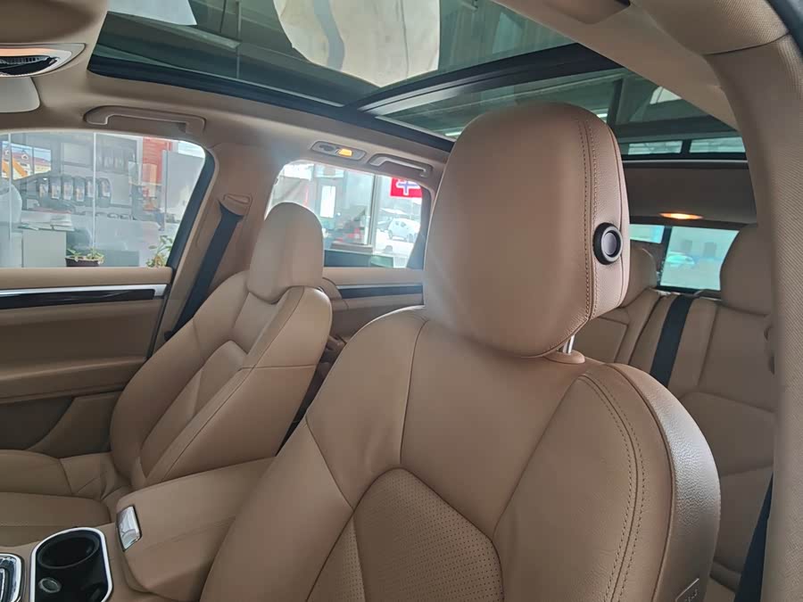 Porsche Cayenne 2012, фото 8