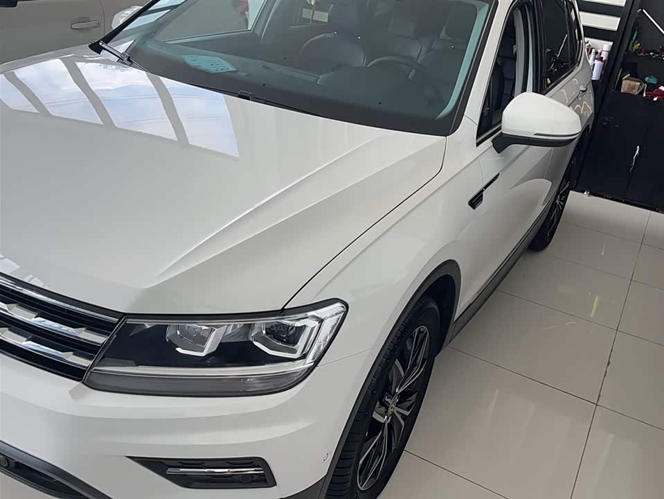 Volkswagen Tiguan L