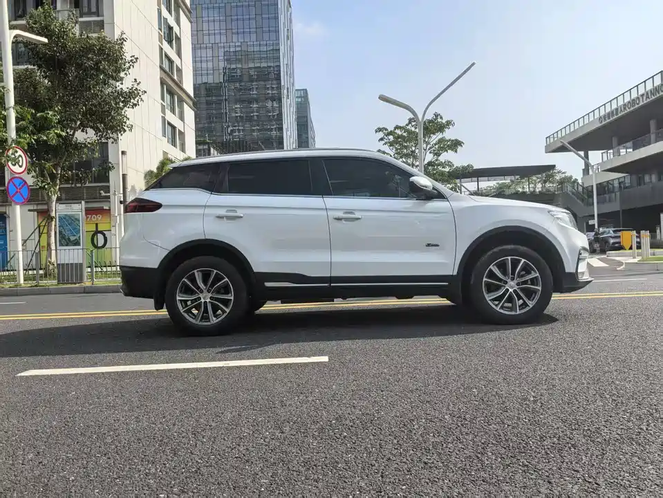 Geely Atlas