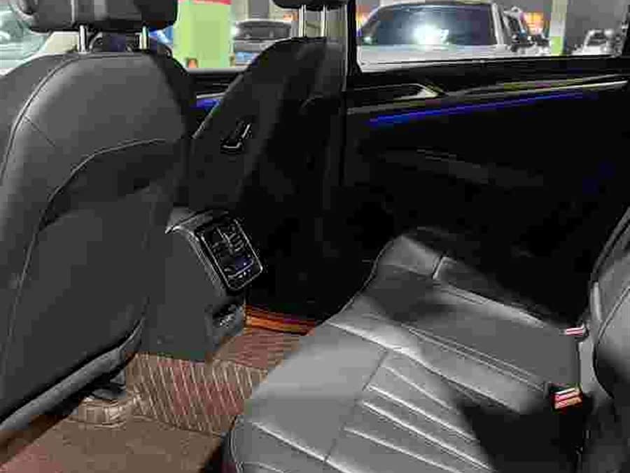 Volkswagen Passat 2025, фото 6