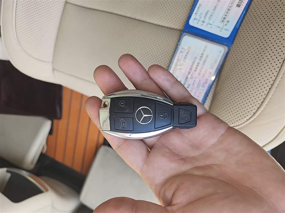 Mercedes-Benz V-class