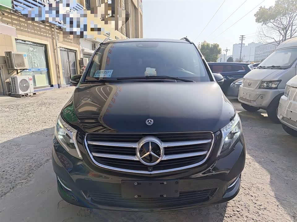 Mercedes-Benz V-class