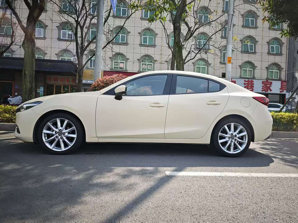 Mazda 3 Angkesaila