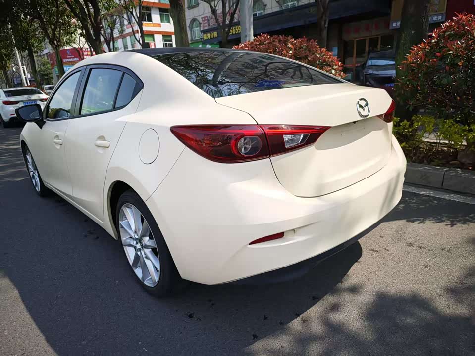 Mazda 3 Angkesaila
