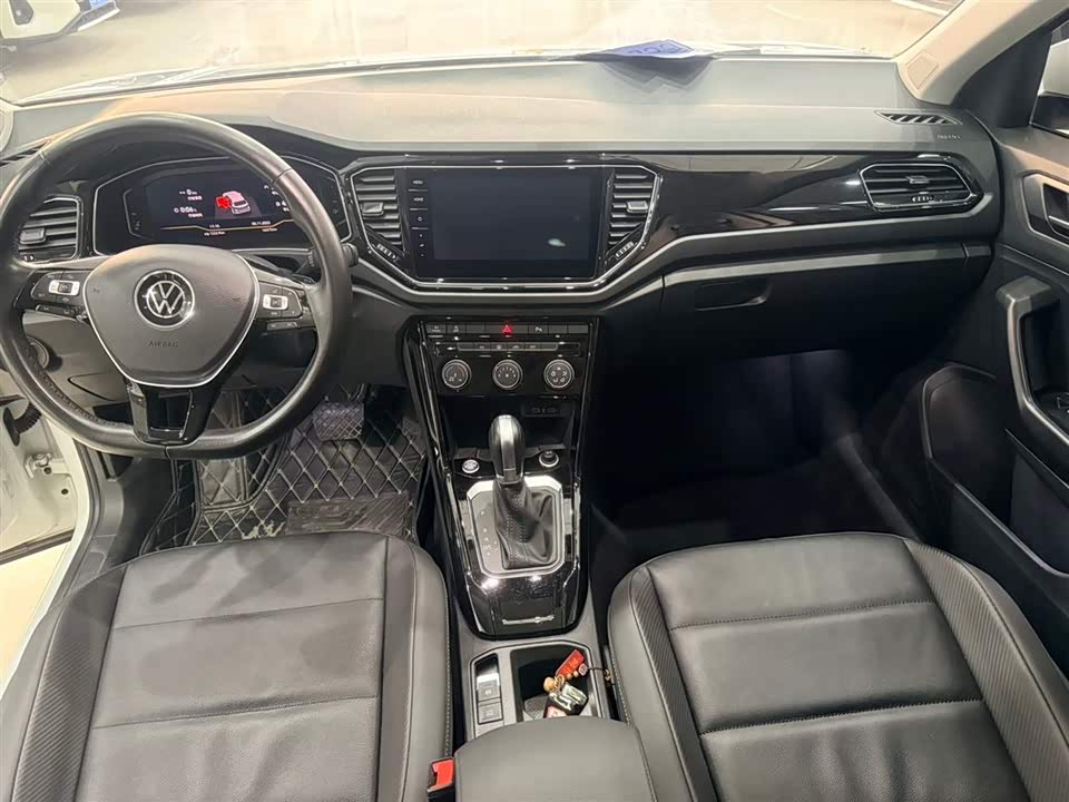 Volkswagen T-ROC exploring Songs