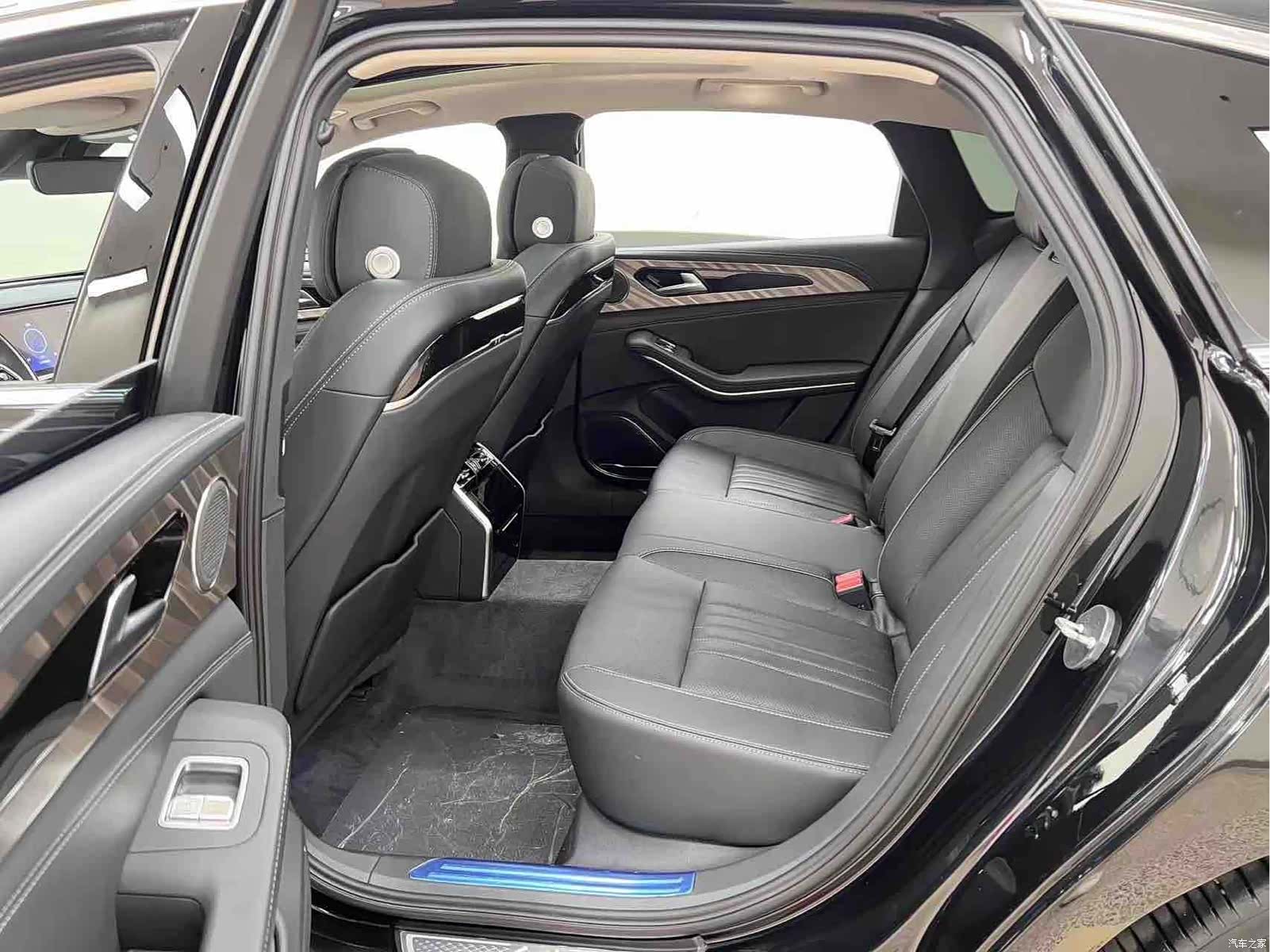 Hongqi H9, 2022 11