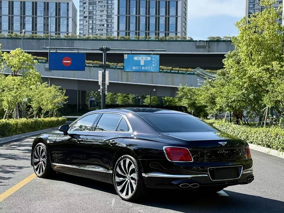 Bentley Flying