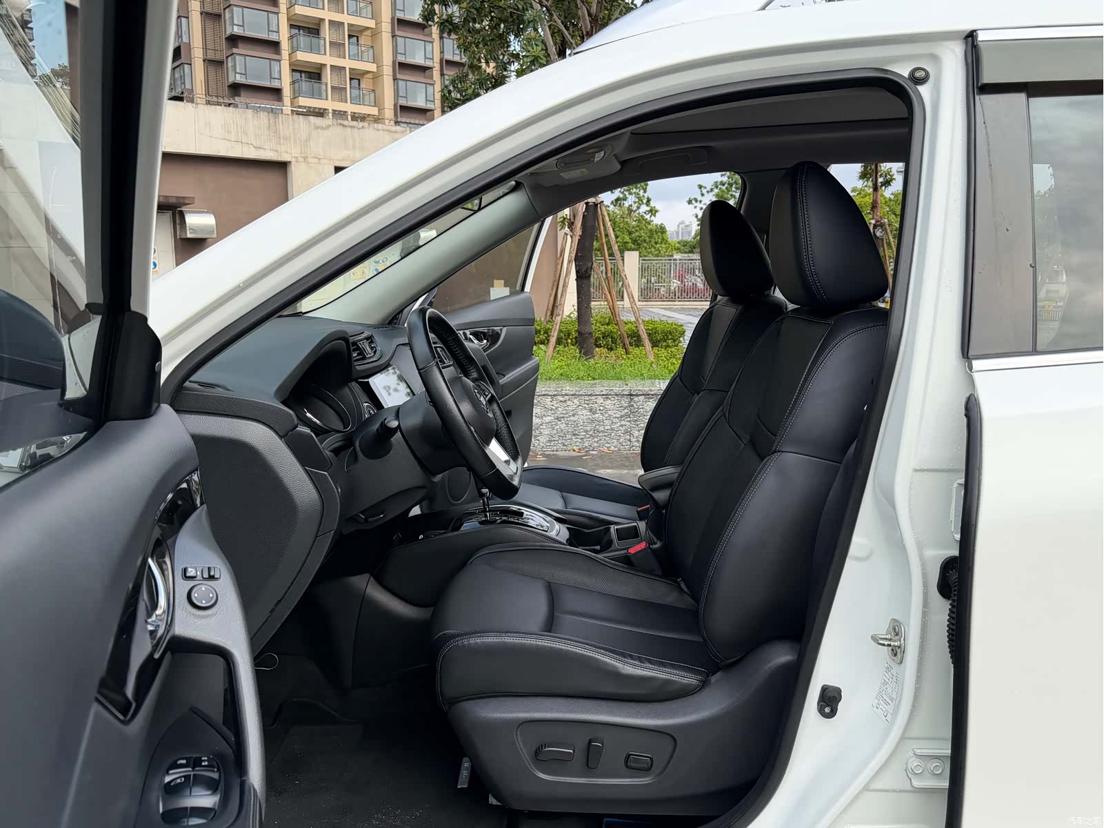 Nissan X-Trail, 2020 все фото