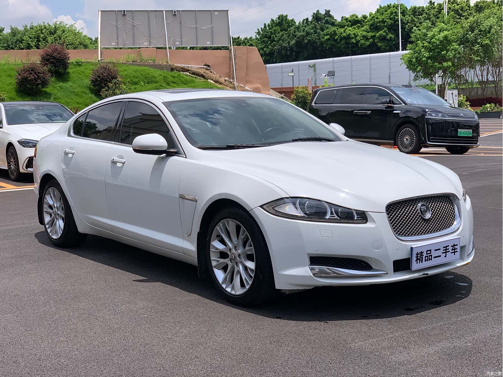 Jaguar XF, 2013 3