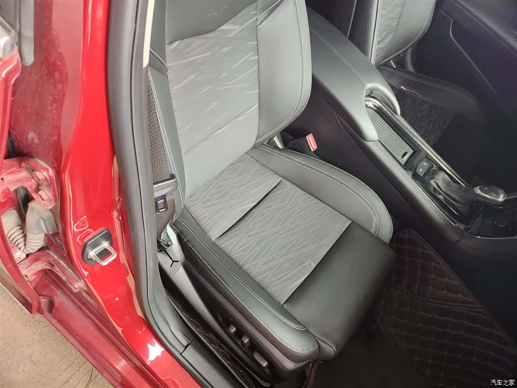 Cadillac ATS-L, 2015 4