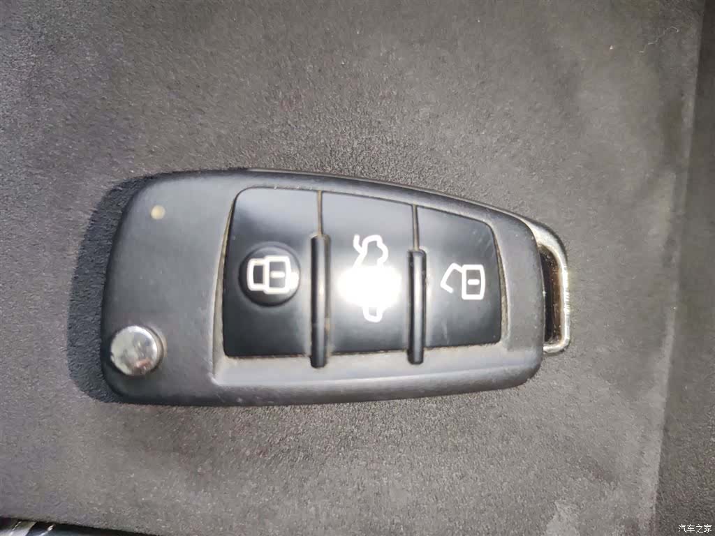 Audi Q3, 2019 9