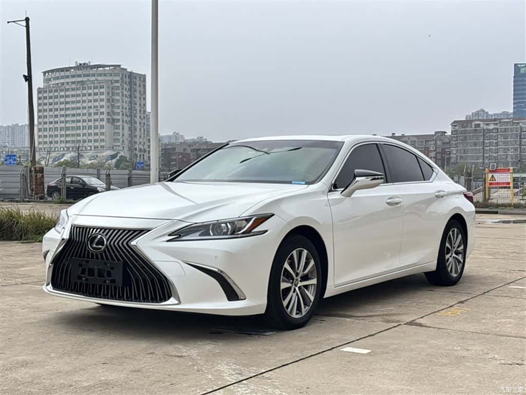Lexus ES, 2020 2