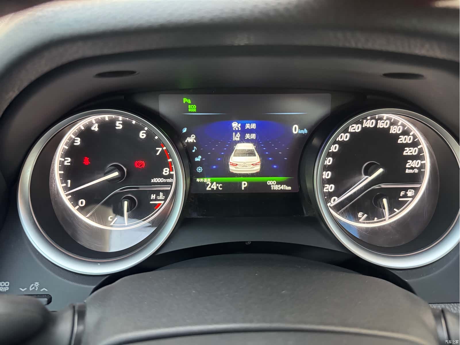 Toyota Camry, 2018 18