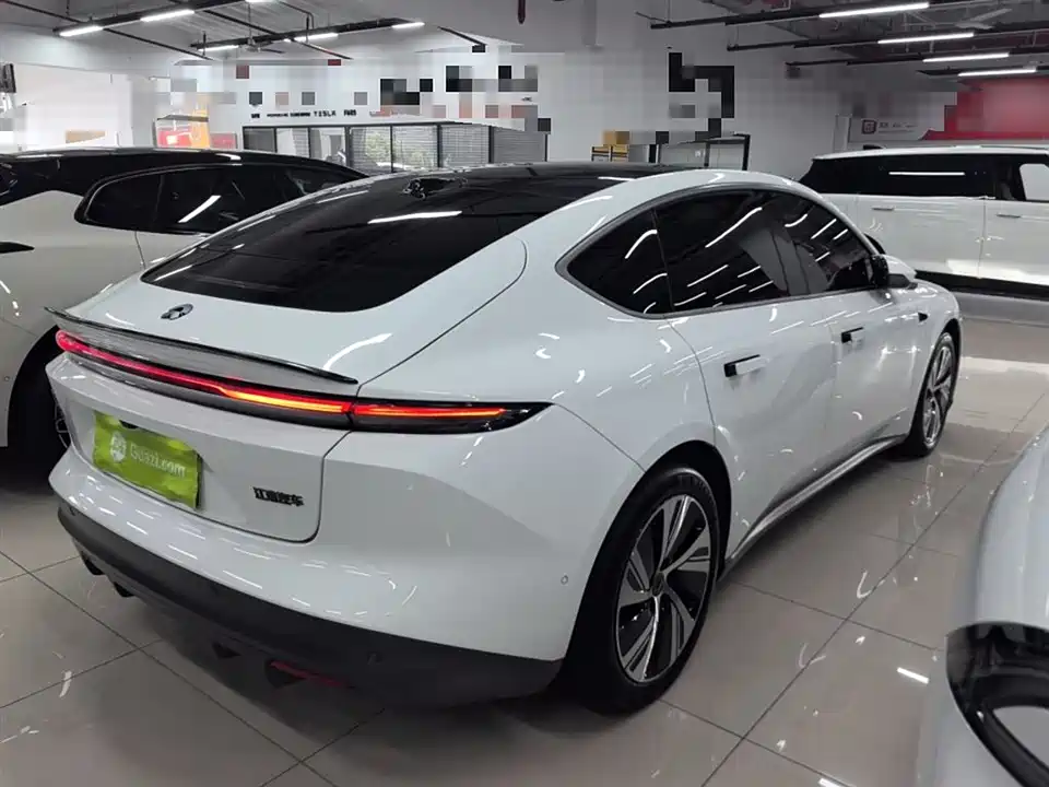 NIO ET5