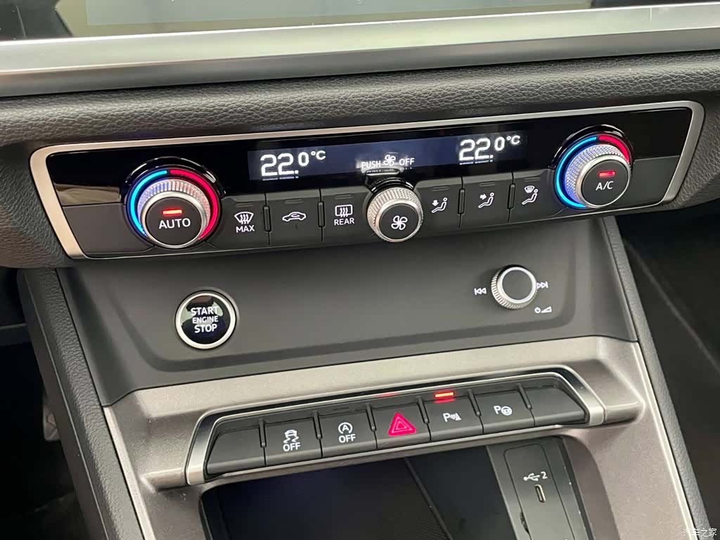 Audi Q3, 2021 9