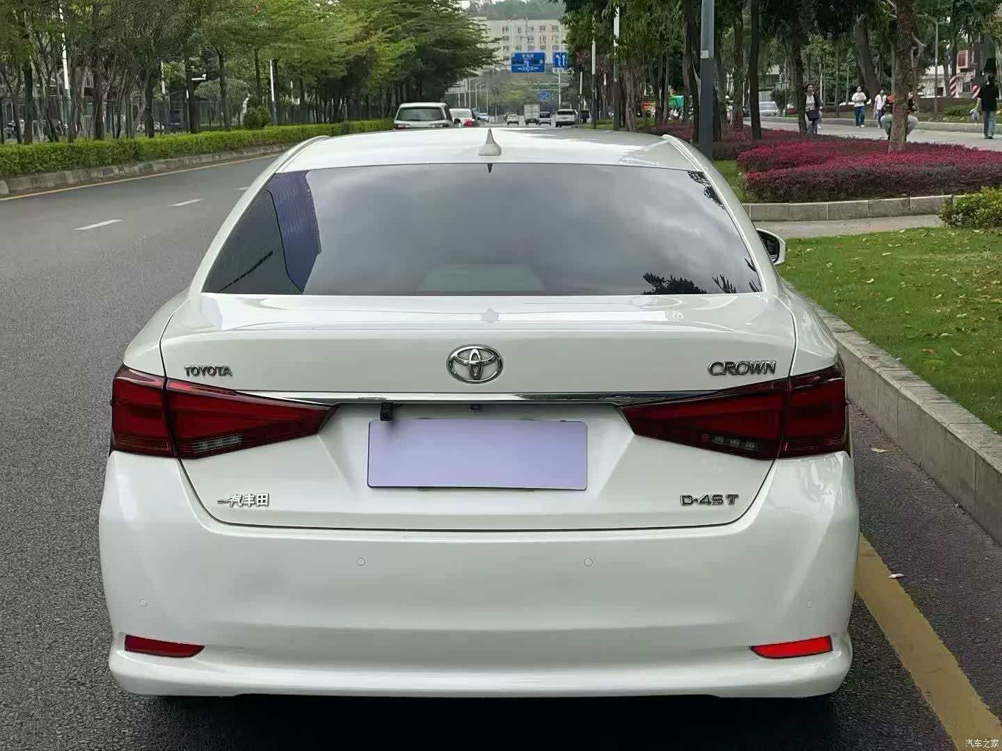 Toyota Crown, 2016 8