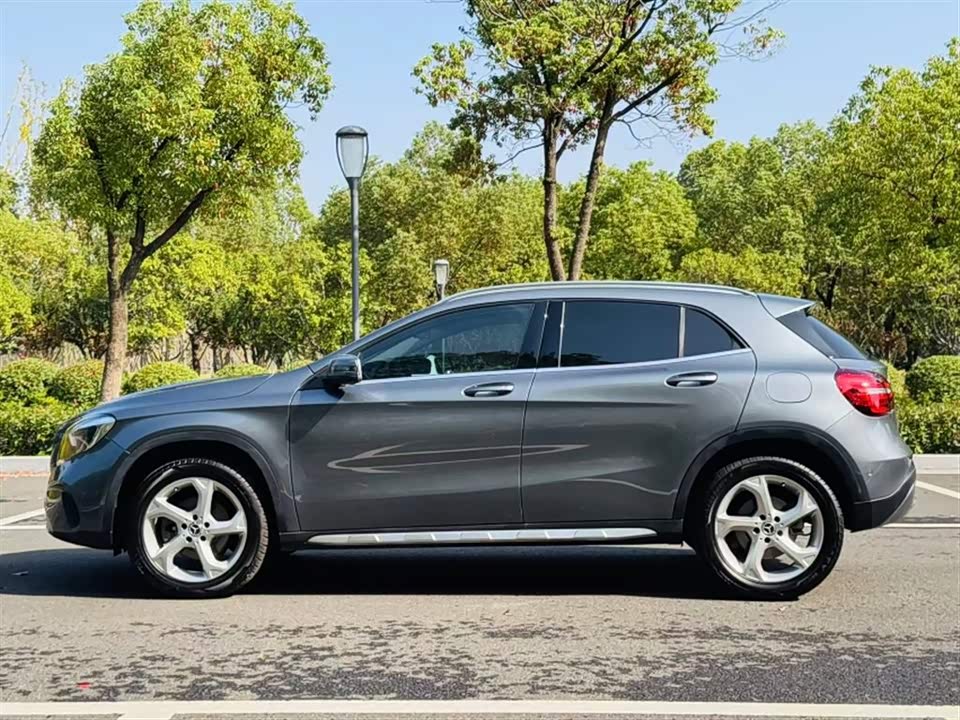 Mercedes-Benz GLA
