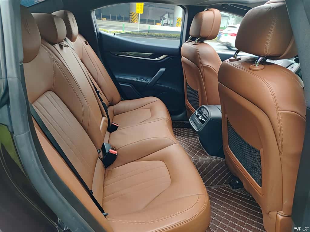 Maserati Ghibli, 2018 11
