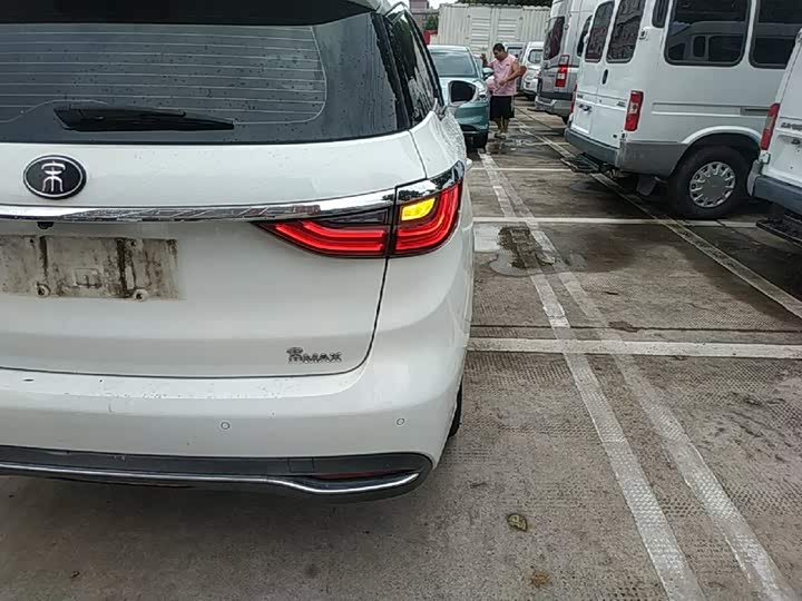 BYD Song MAX 2017 1.5T МКПП zhi lian Люкс 7 seats