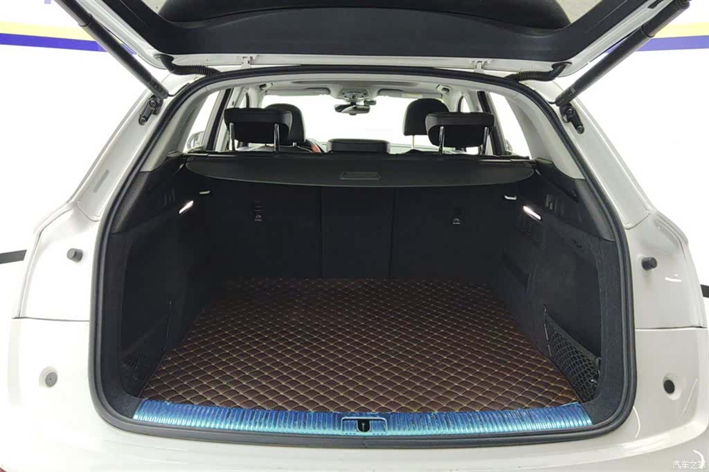 Audi Q5L, 2021 4