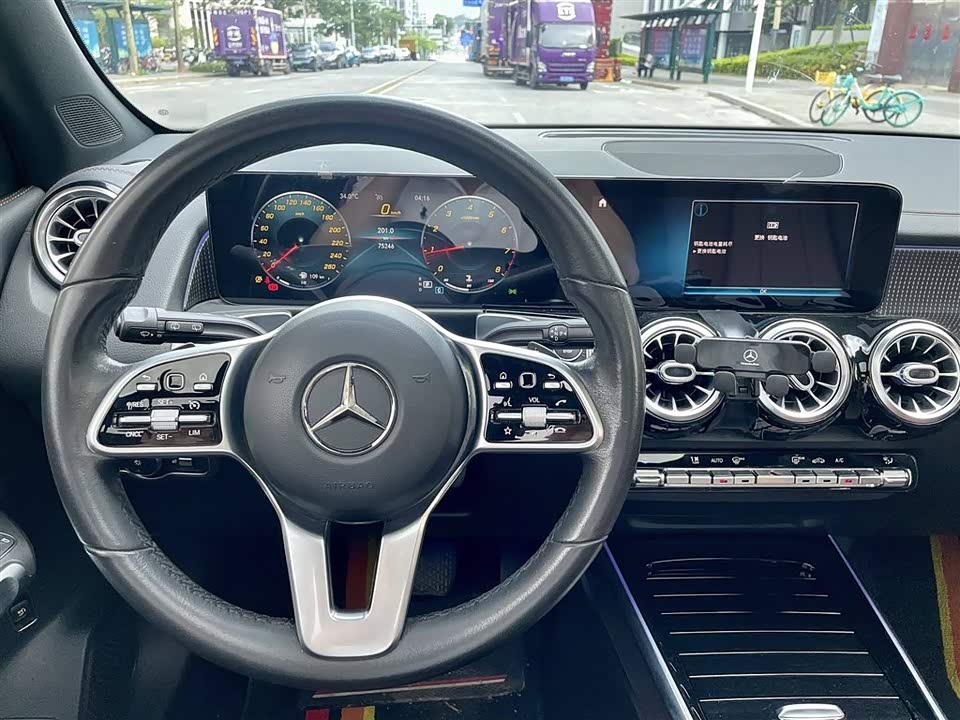 Mercedes-Benz GLB Mercedes-Benz GLB