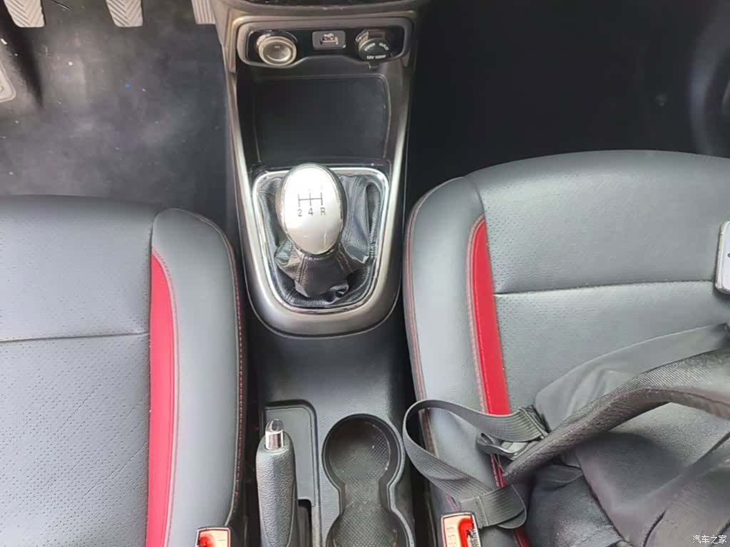 Changan CS15, 2016 10