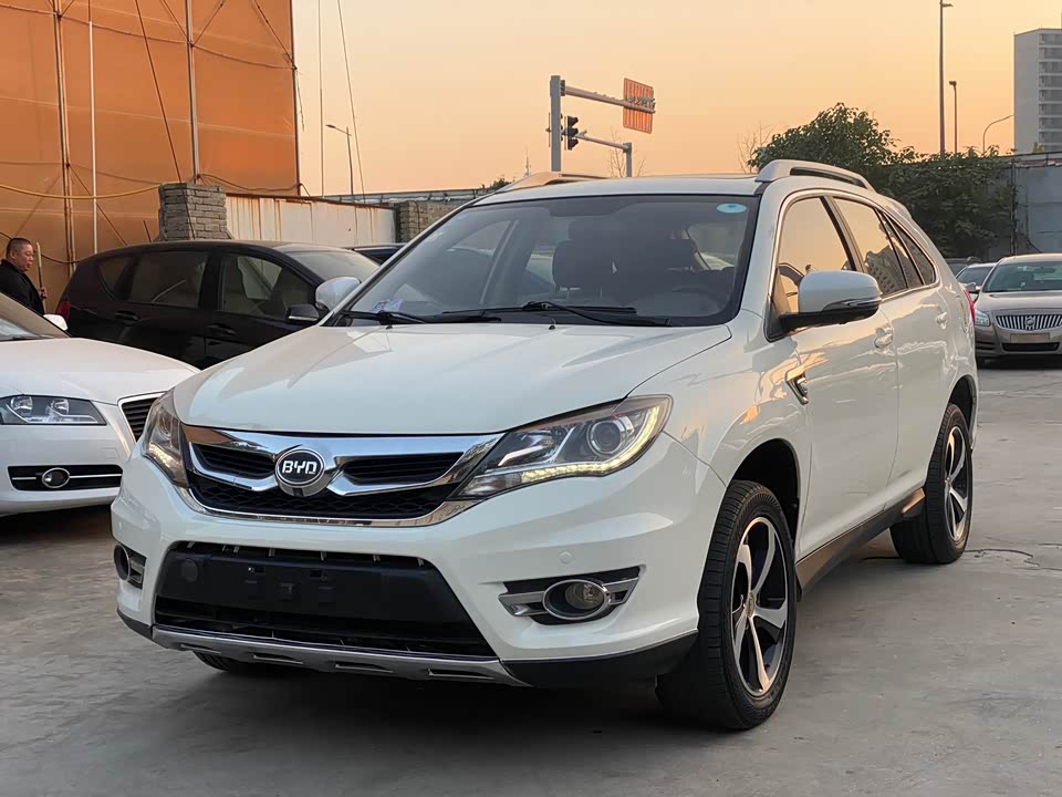 BYD S7