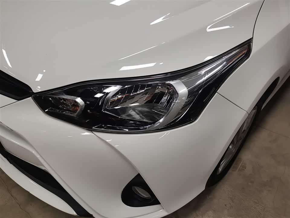 Toyota YARiS L to enjoy