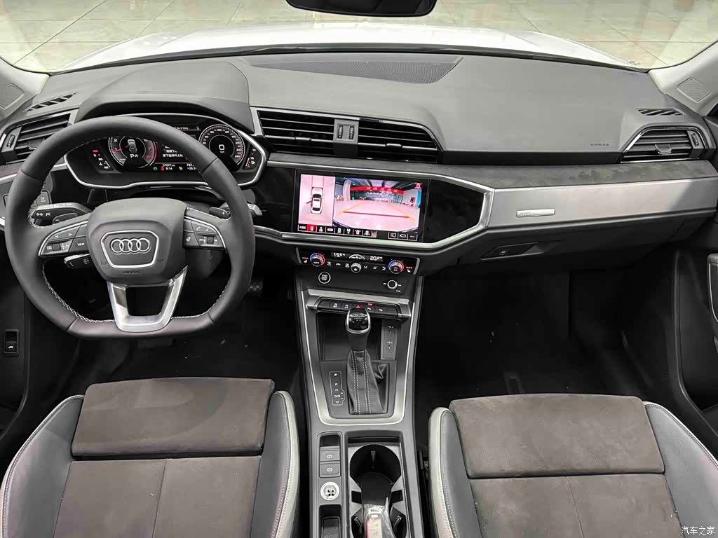 Audi Q3, 2022 2