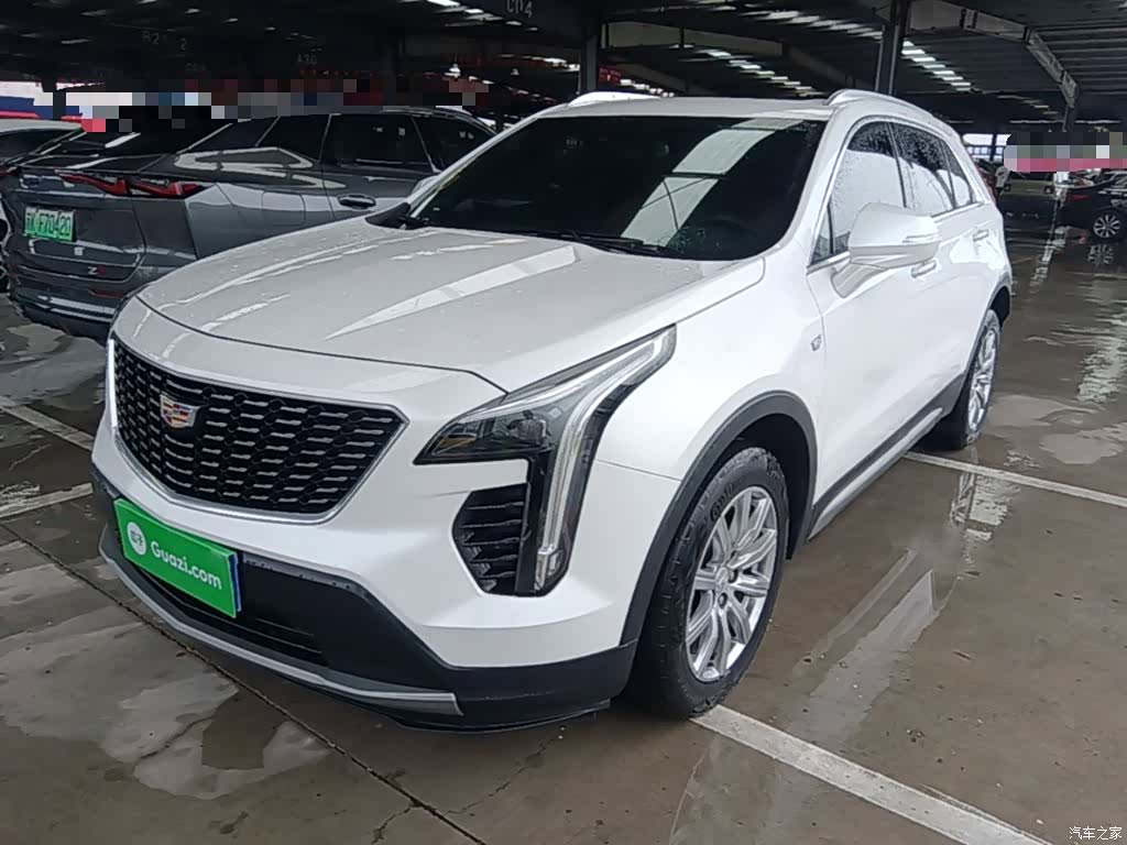 Cadillac XT4, 2022 2