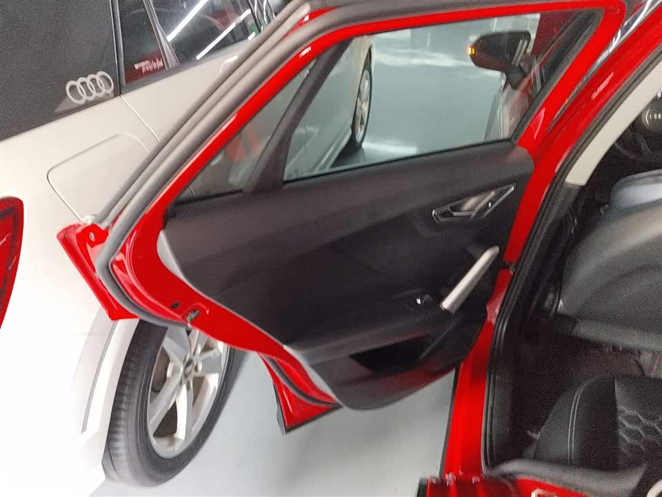 Audi Q2L Audi Q2L