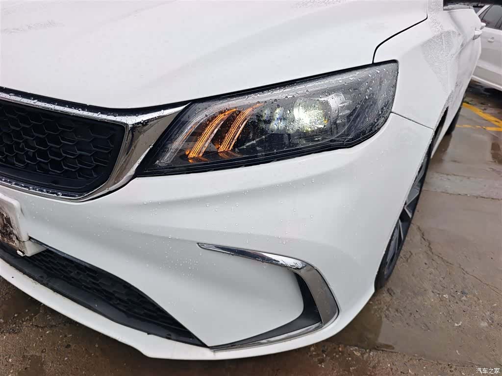 Geely Binray, 2022 15