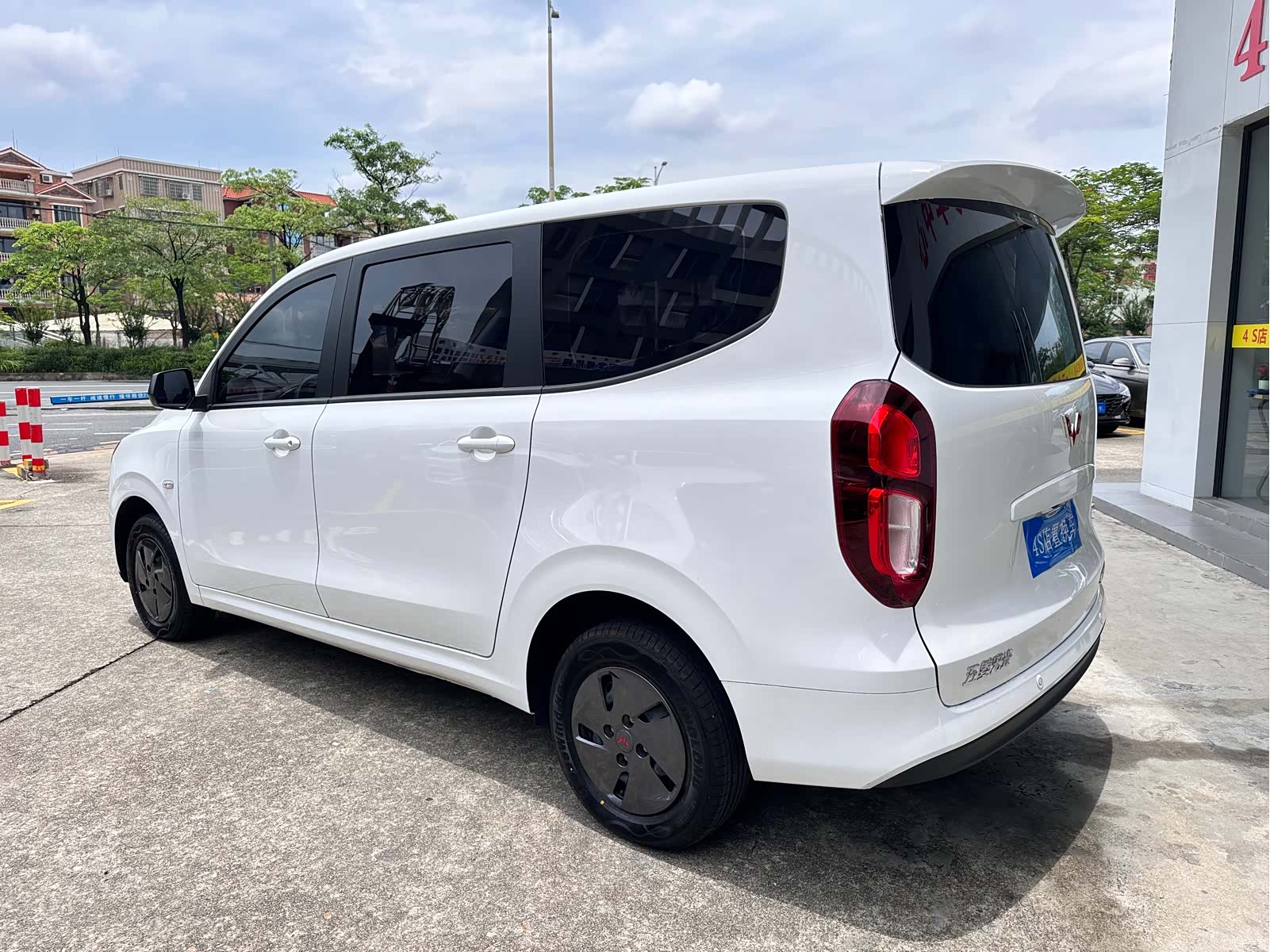 Wuling Hongguang, 2025 4