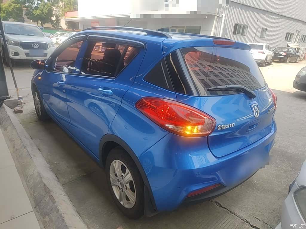 Wuling 310, 2017 все фото